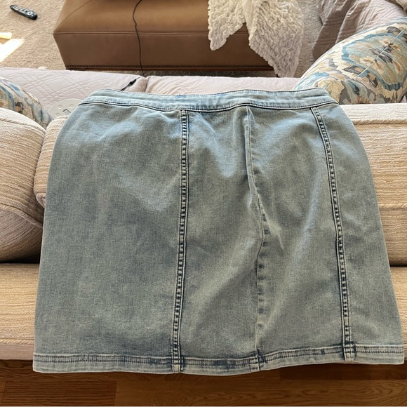 Free People Skirt. Size 12. - Picture 2 of 3